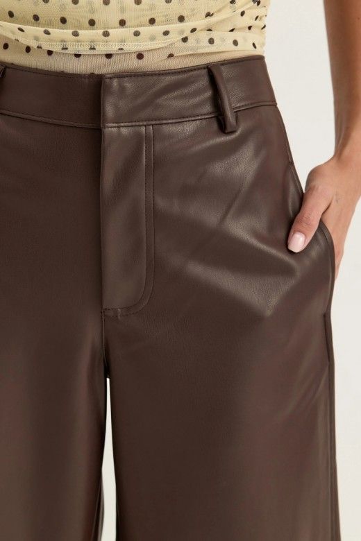 Calça Only Neli Faux Lea Barrel Calça Only Neli Faux Lea Barrel