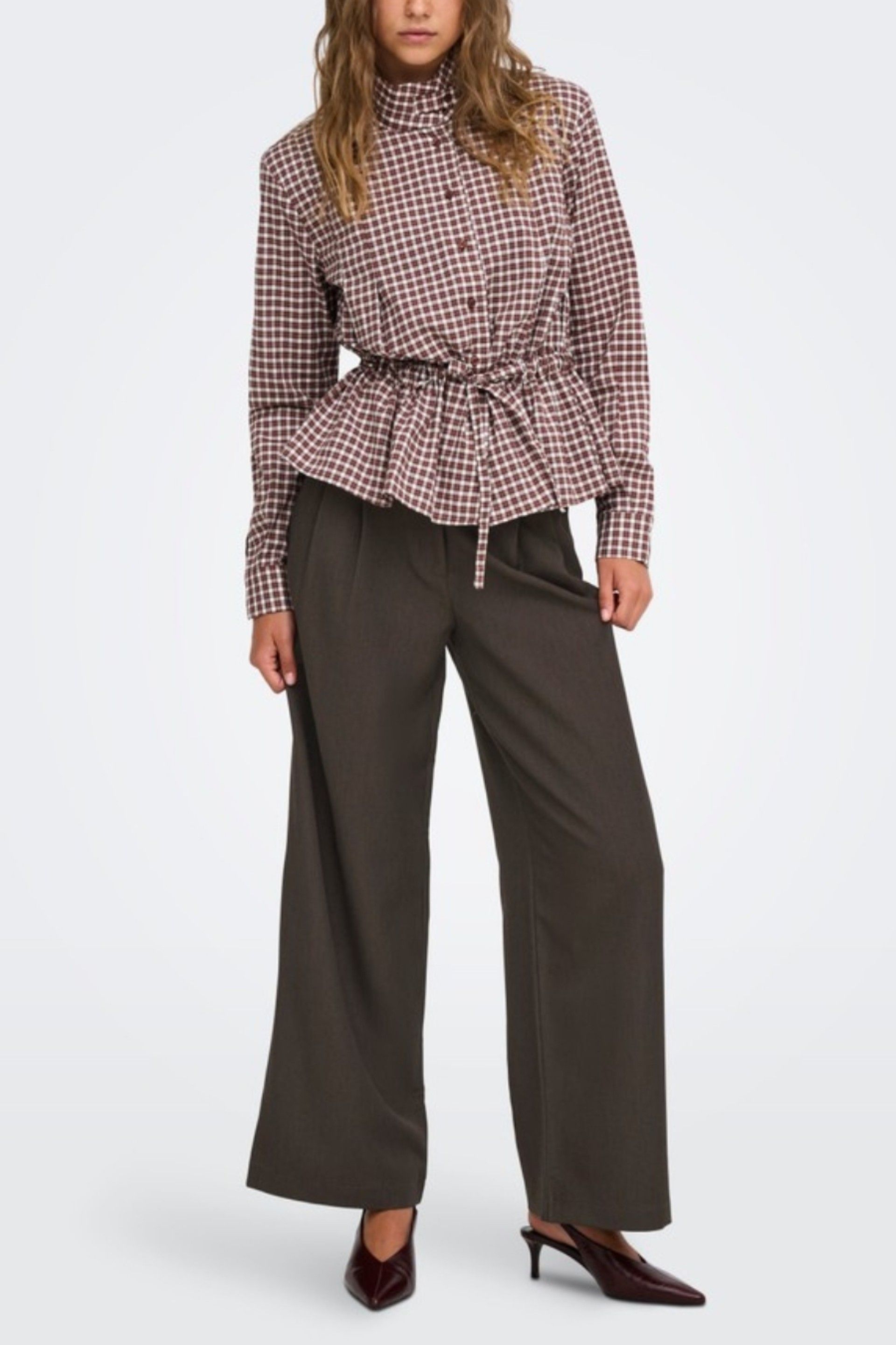 Calça Mulher HATTIE HW PLEAT STR ONLY