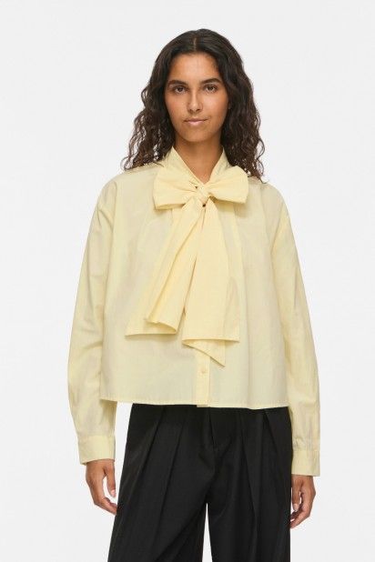 Blusa Vila Bowa com Laço Blusa Vila Bowa com Laço